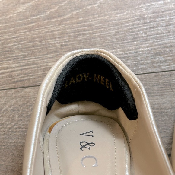 Shimmery Cream Pumps - Picture 3 of 3